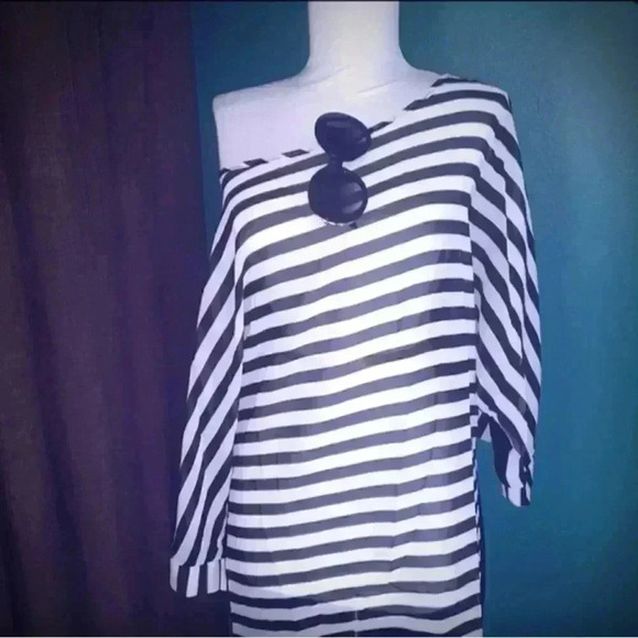Lucky black and white Striped Cover up- Size Medium - Picture 1 of 9